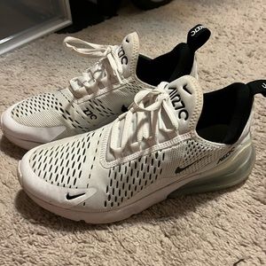 Nike Air Max 270